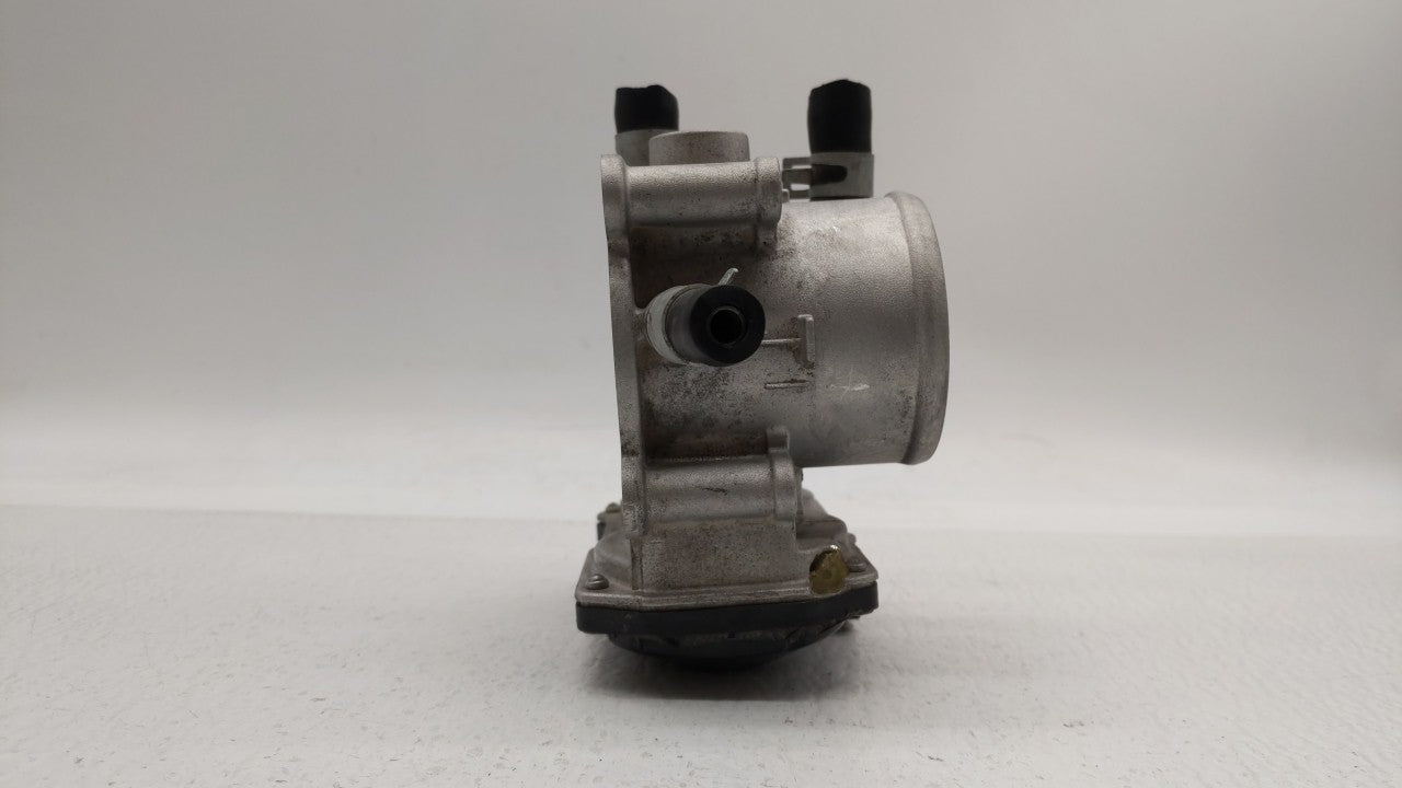 2012-2019 Hyundai Accent Throttle Body P/N:35100-2B300 Fits Fits 2012 2013 2014 2015 2016 2017 2018 2019 OEM Used Auto Parts