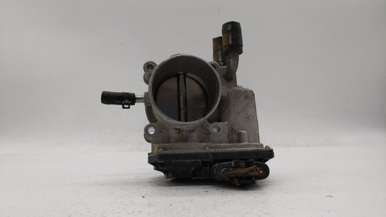 2012-2019 Hyundai Accent Throttle Body P/N:35100-2B300 Fits Fits 2012 2013 2014 2015 2016 2017 2018 2019 OEM Used Auto Parts