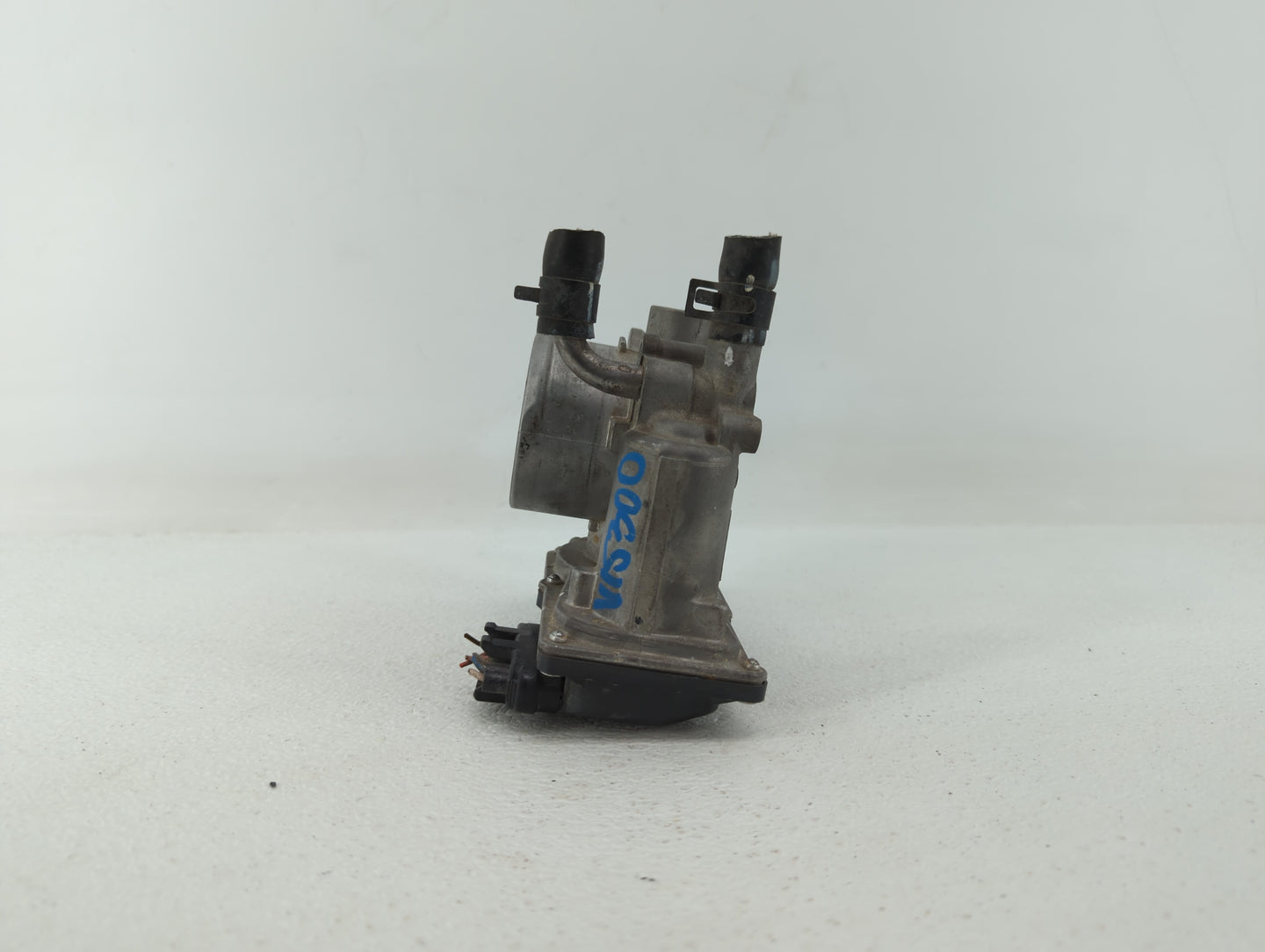 2012-2019 Hyundai Accent Throttle Body P/N:35100-2B300 Fits Fits 2012 2013 2014 2015 2016 2017 2018 2019 OEM Used Auto Parts