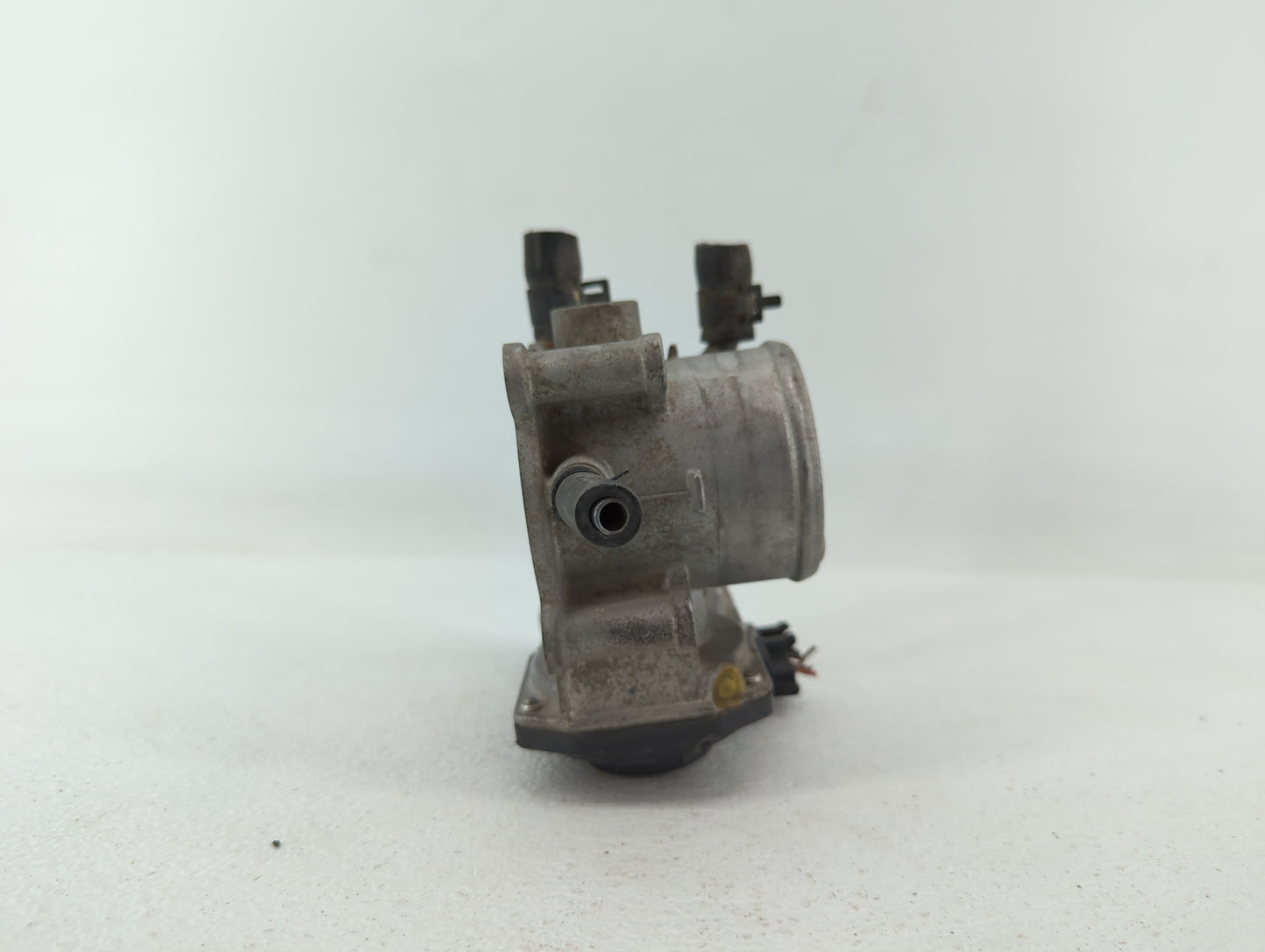 2012-2019 Hyundai Accent Throttle Body P/N:35100-2B300 Fits Fits 2012 2013 2014 2015 2016 2017 2018 2019 OEM Used Auto Parts