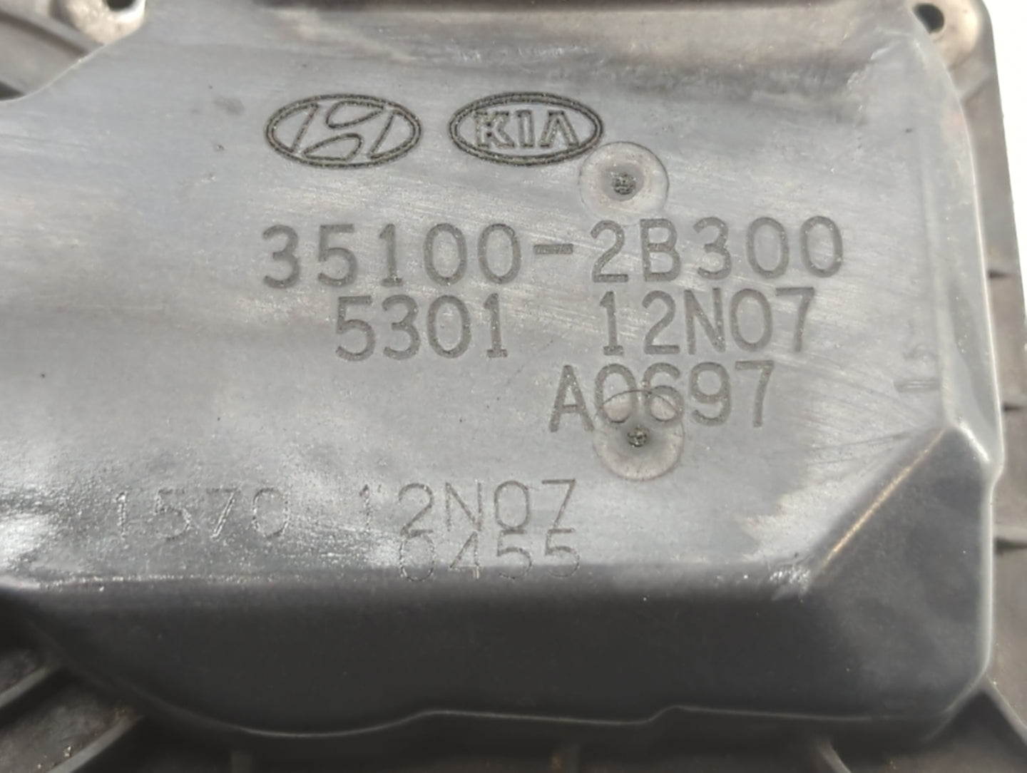 2012-2019 Hyundai Accent Throttle Body P/N:35100-2B300 Fits Fits 2012 2013 2014 2015 2016 2017 2018 2019 OEM Used Auto Parts