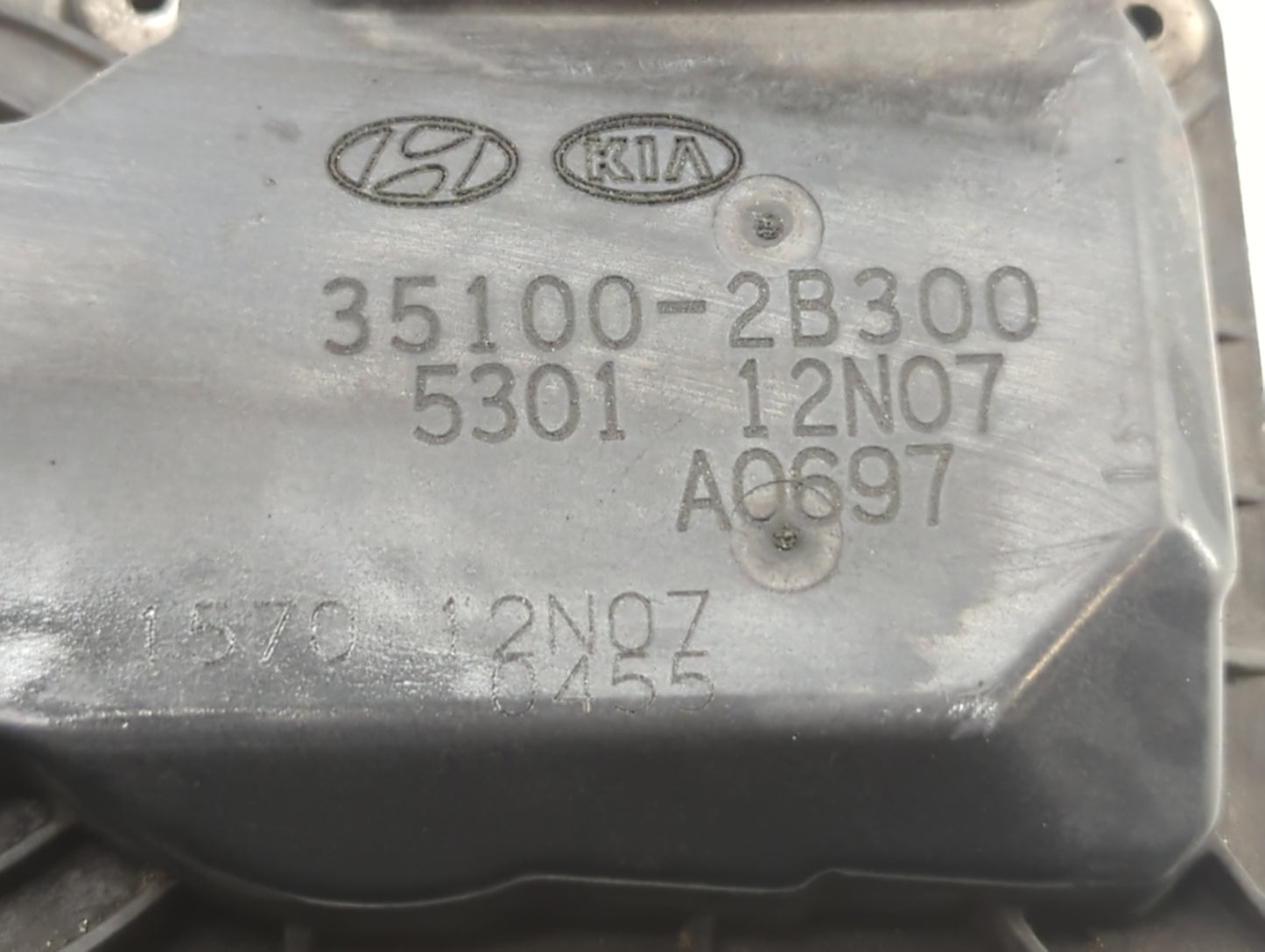 2012-2019 Hyundai Accent Throttle Body P/N:35100-2B300 Fits Fits 2012 2013 2014 2015 2016 2017 2018 2019 OEM Used Auto Parts