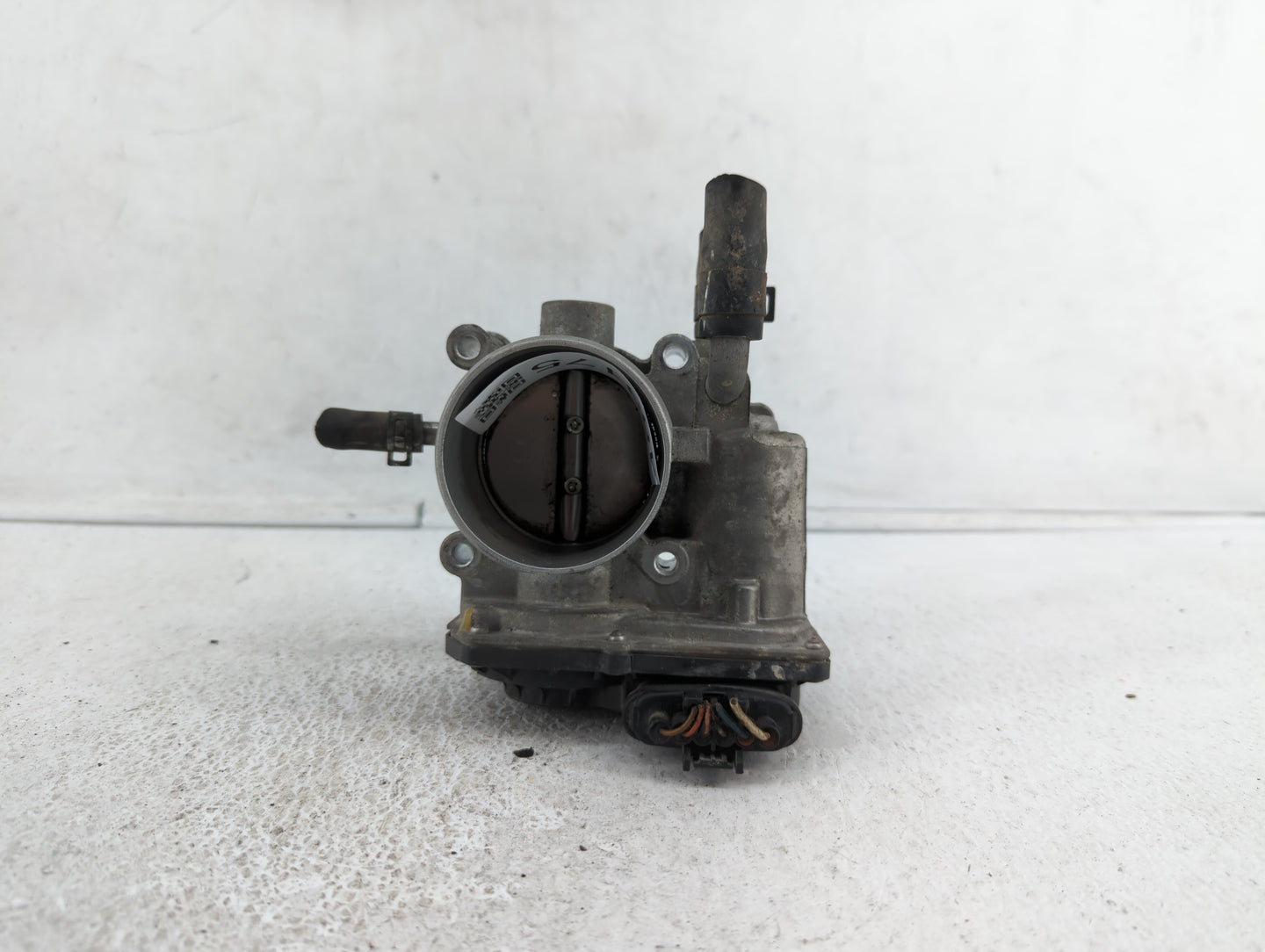 2012-2019 Hyundai Accent Throttle Body P/N:35100-2B300 Fits Fits 2012 2013 2014 2015 2016 2017 2018 2019 OEM Used Auto Parts