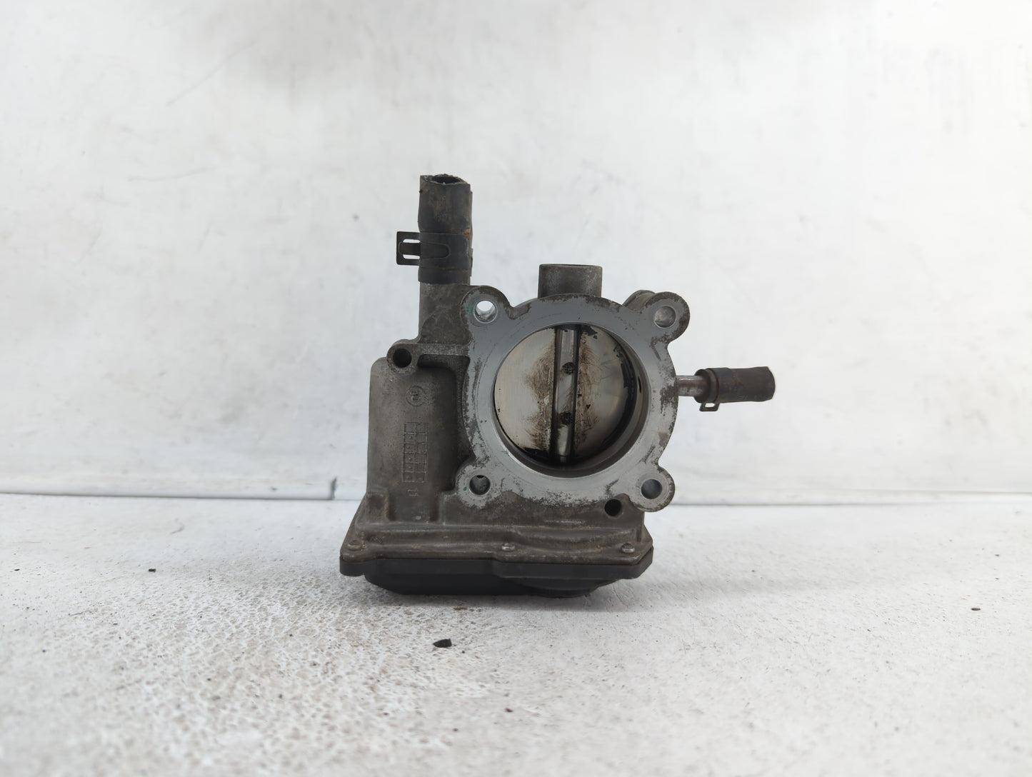 2012-2019 Hyundai Accent Throttle Body P/N:35100-2B300 Fits Fits 2012 2013 2014 2015 2016 2017 2018 2019 OEM Used Auto Parts