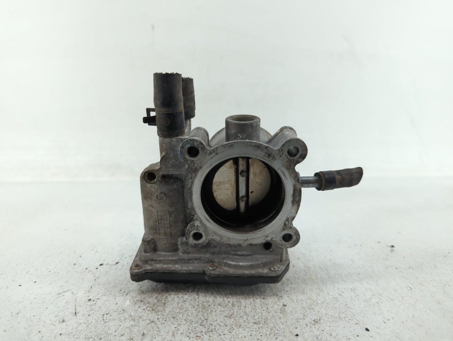 2012-2019 Hyundai Accent Throttle Body P/N:35100-2B300 Fits Fits 2012 2013 2014 2015 2016 2017 2018 2019 OEM Used Auto Parts