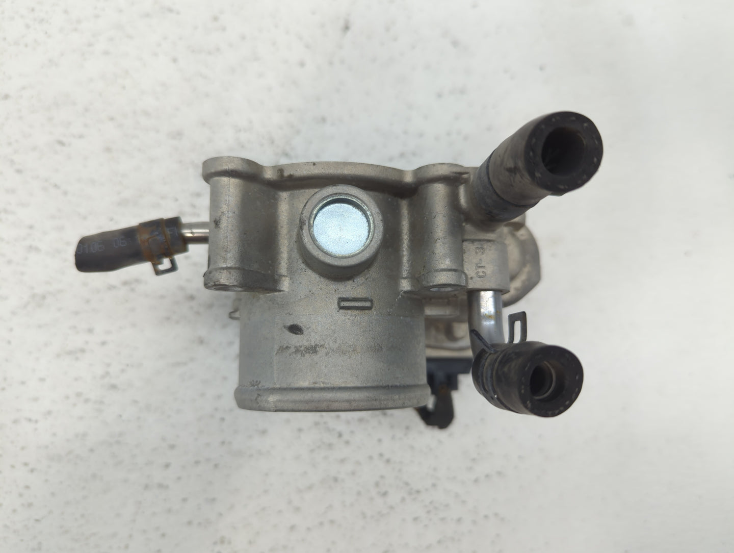 2012-2019 Hyundai Accent Throttle Body P/N:35100-2B300 Fits Fits 2012 2013 2014 2015 2016 2017 2018 2019 OEM Used Auto Parts