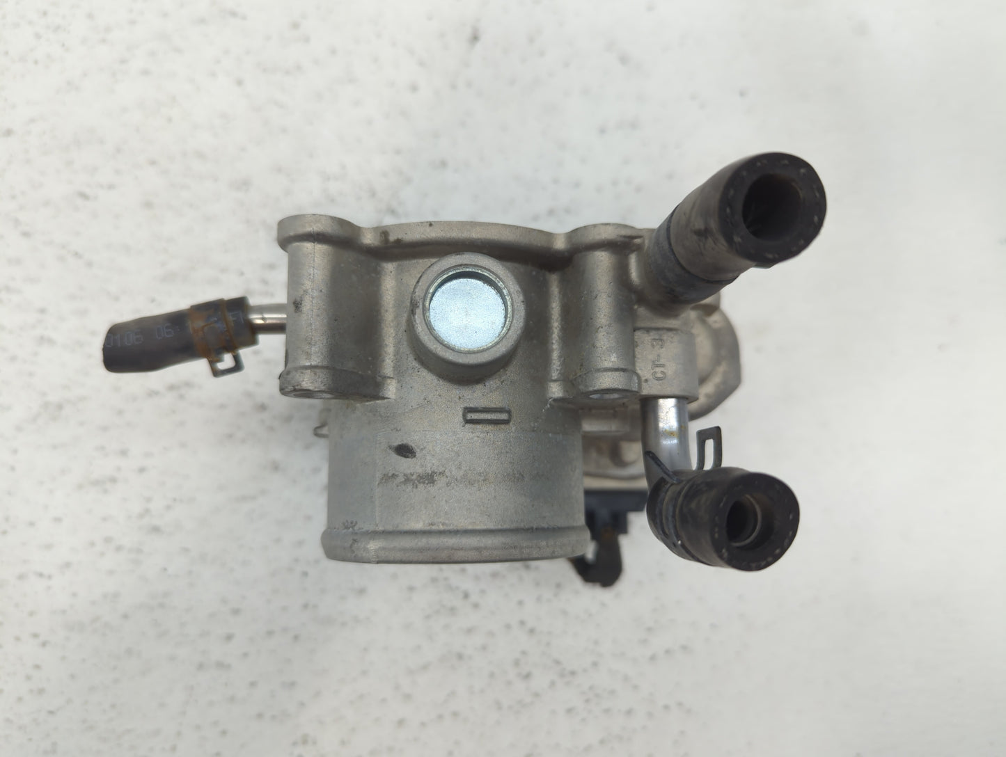 2012-2019 Hyundai Accent Throttle Body P/N:35100-2B300 Fits Fits 2012 2013 2014 2015 2016 2017 2018 2019 OEM Used Auto Parts