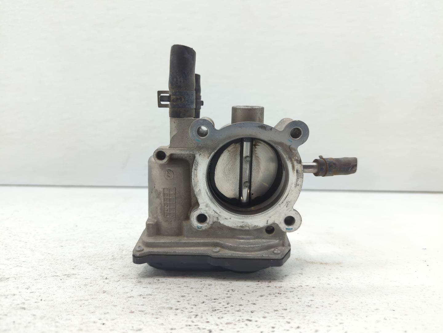 2012-2019 Hyundai Accent Throttle Body P/N:35100-2B300 Fits Fits 2012 2013 2014 2015 2016 2017 2018 2019 OEM Used Auto Parts