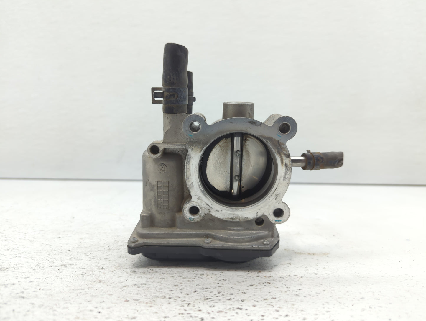 2012-2019 Hyundai Accent Throttle Body P/N:35100-2B300 Fits Fits 2012 2013 2014 2015 2016 2017 2018 2019 OEM Used Auto Parts
