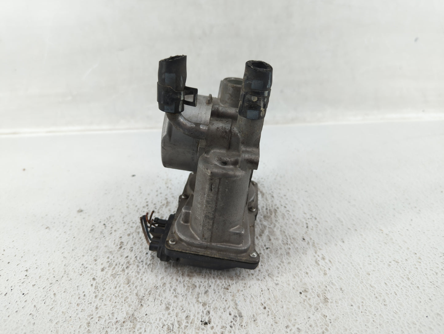 2012-2019 Hyundai Accent Throttle Body P/N:35100-2E000 35100-2B300 Fits Fits 2012 2013 2014 2015 2016 2017 2018 2019 OEM Use