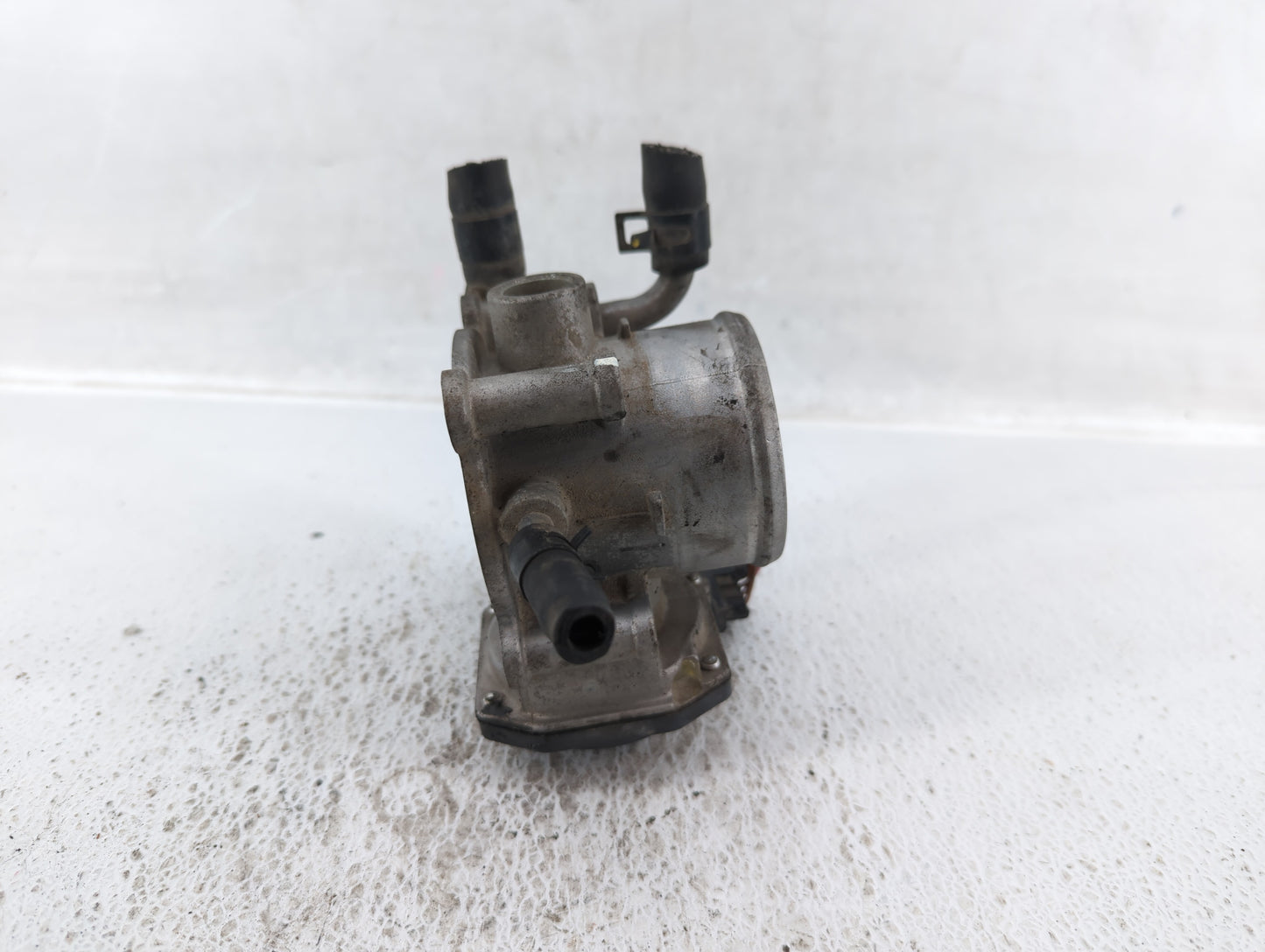 2012-2019 Hyundai Accent Throttle Body P/N:35100-2E000 35100-2B300 Fits Fits 2012 2013 2014 2015 2016 2017 2018 2019 OEM Use