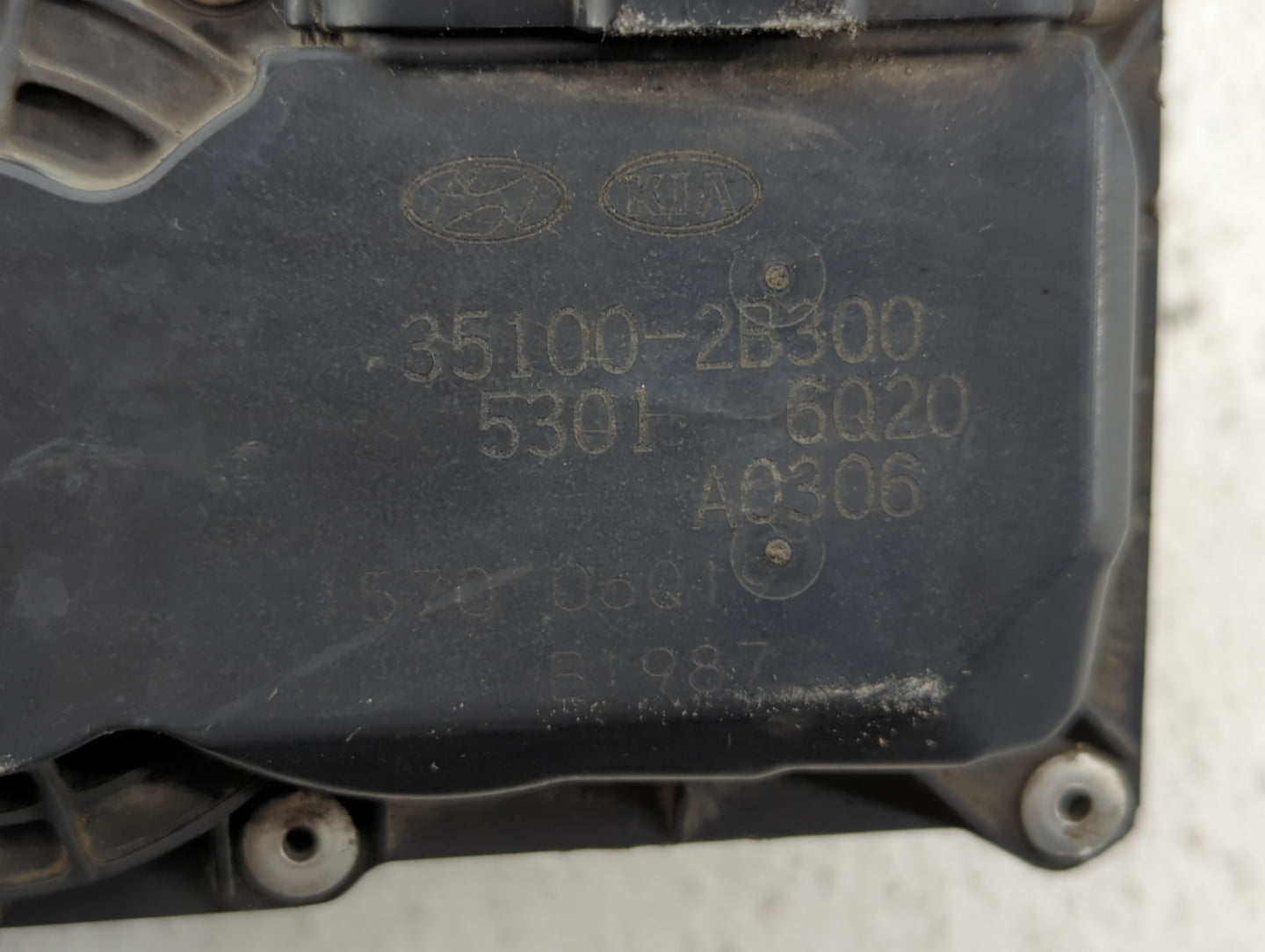 2012-2019 Hyundai Accent Throttle Body P/N:35100-2E000 35100-2B300 Fits Fits 2012 2013 2014 2015 2016 2017 2018 2019 OEM Use