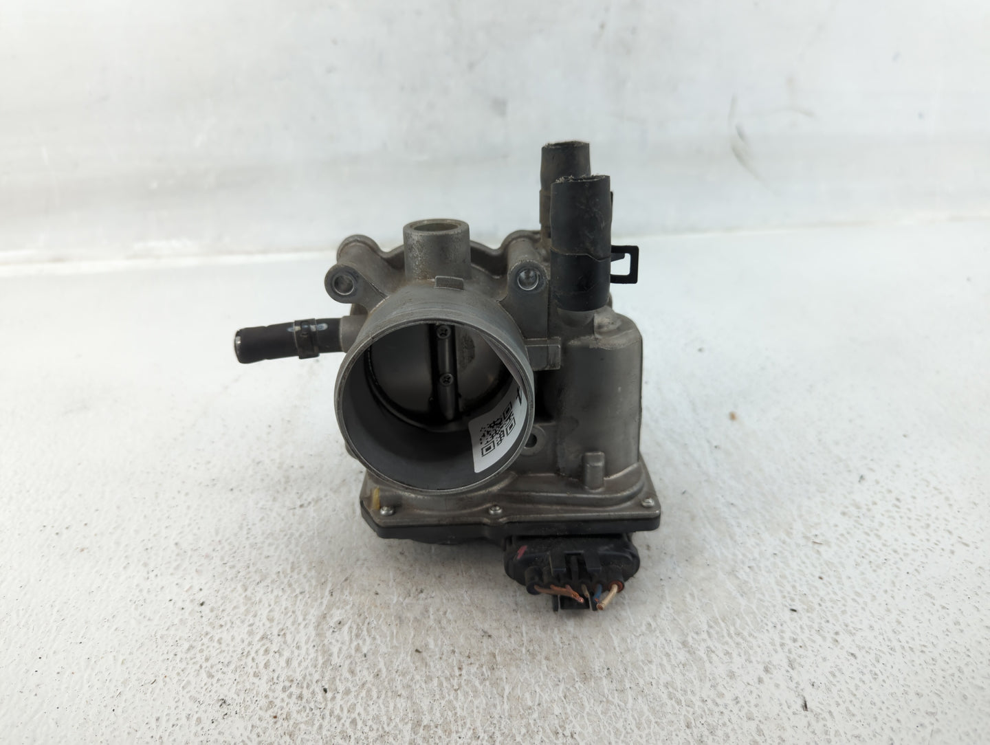 2012-2019 Hyundai Accent Throttle Body P/N:35100-2B300 Fits Fits 2012 2013 2014 2015 2016 2017 2018 2019 OEM Used Auto Parts