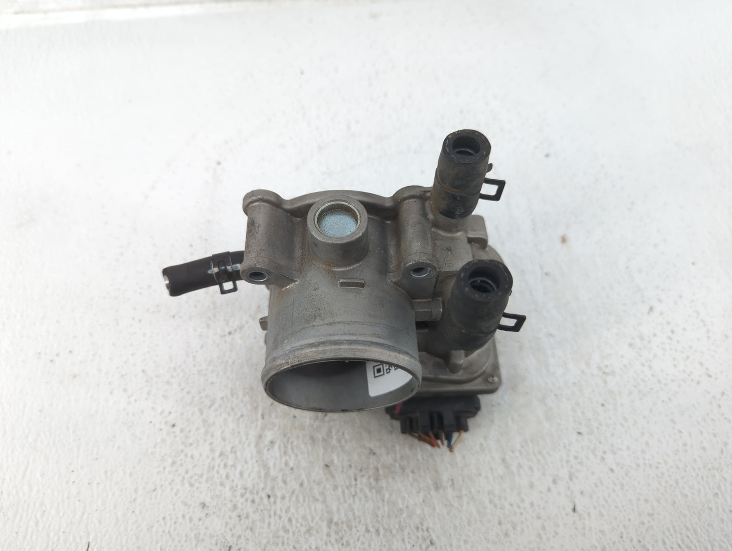 2012-2019 Hyundai Accent Throttle Body P/N:35100-2B300 Fits Fits 2012 2013 2014 2015 2016 2017 2018 2019 OEM Used Auto Parts