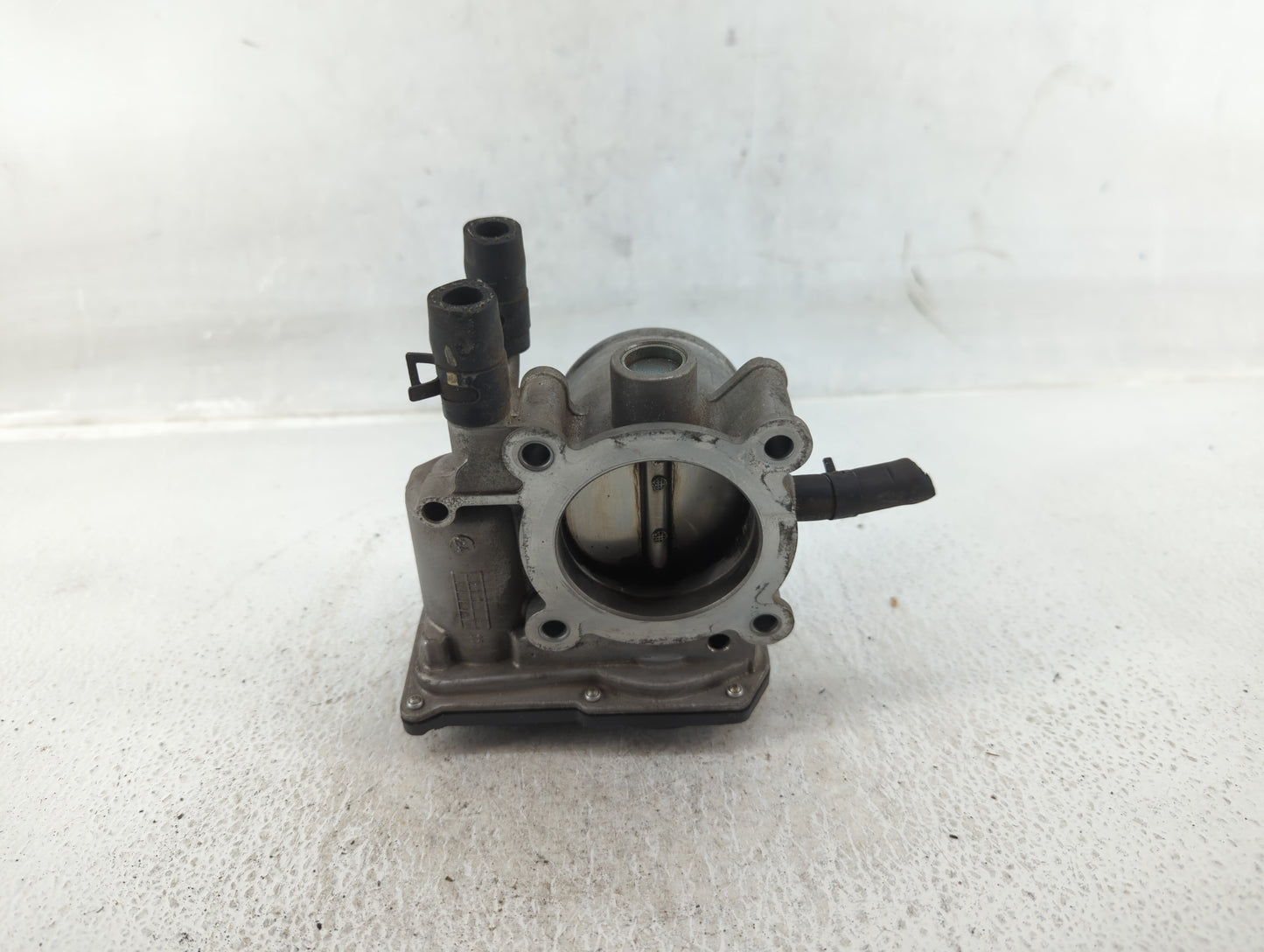 2012-2019 Hyundai Accent Throttle Body P/N:35100-2B300 Fits Fits 2012 2013 2014 2015 2016 2017 2018 2019 OEM Used Auto Parts