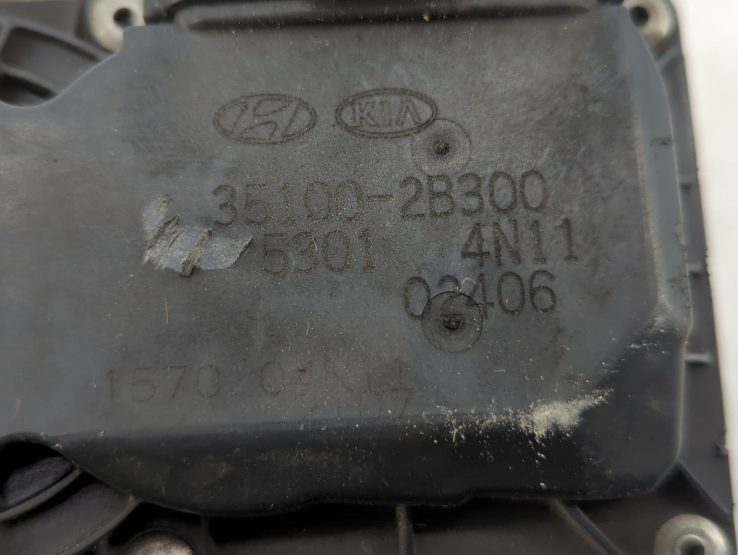 2012-2019 Hyundai Accent Throttle Body P/N:35100-2B300 Fits Fits 2012 2013 2014 2015 2016 2017 2018 2019 OEM Used Auto Parts
