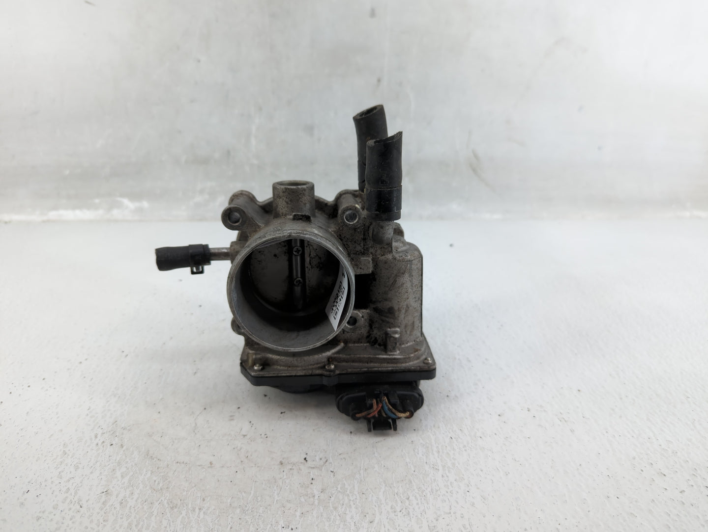2012-2013 Hyundai Accent Throttle Body Fits Fits 2012 2013 OEM Used Auto Parts - Oemusedautoparts1.com
