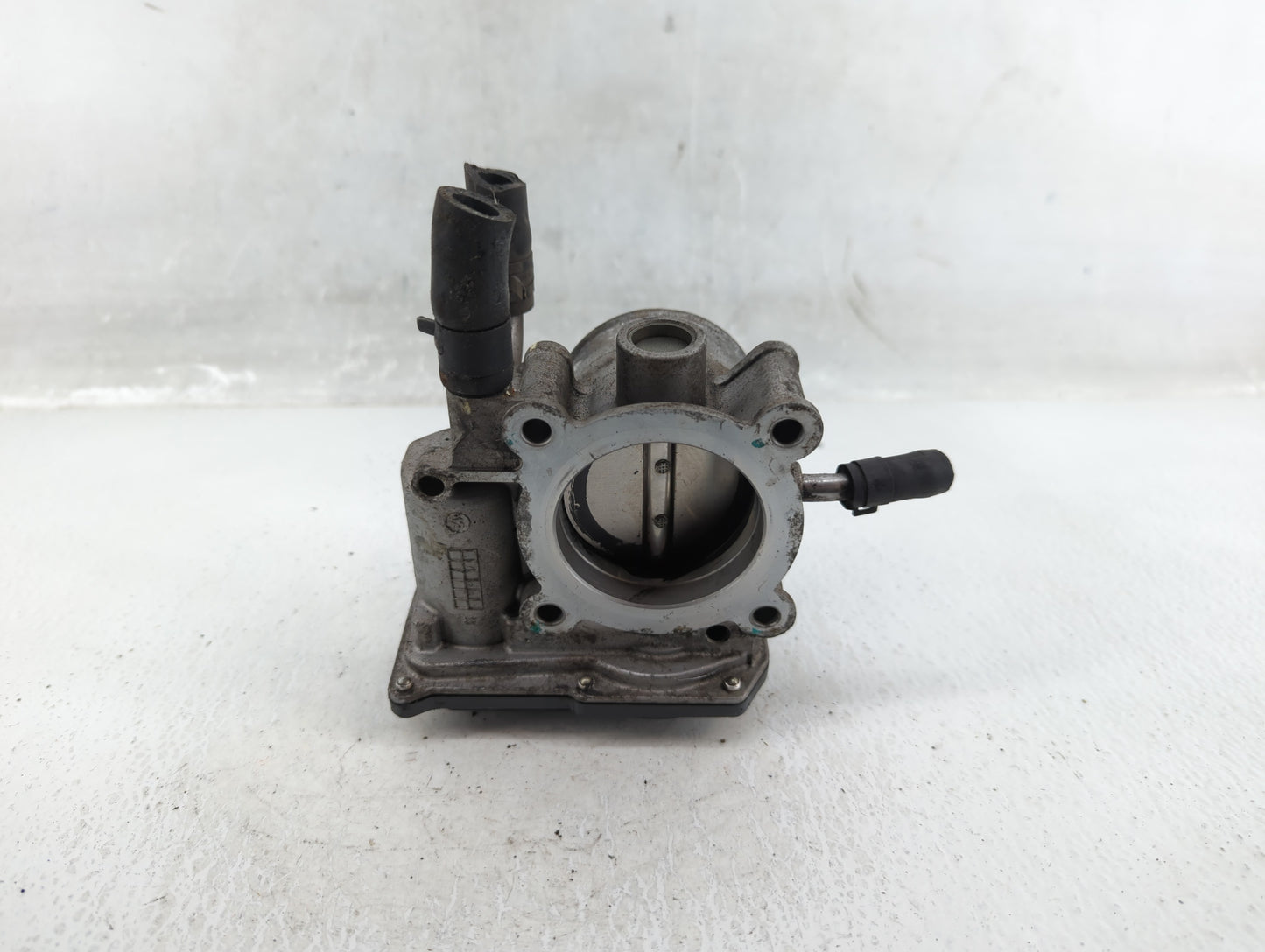 2012-2013 Hyundai Accent Throttle Body Fits Fits 2012 2013 OEM Used Auto Parts - Oemusedautoparts1.com