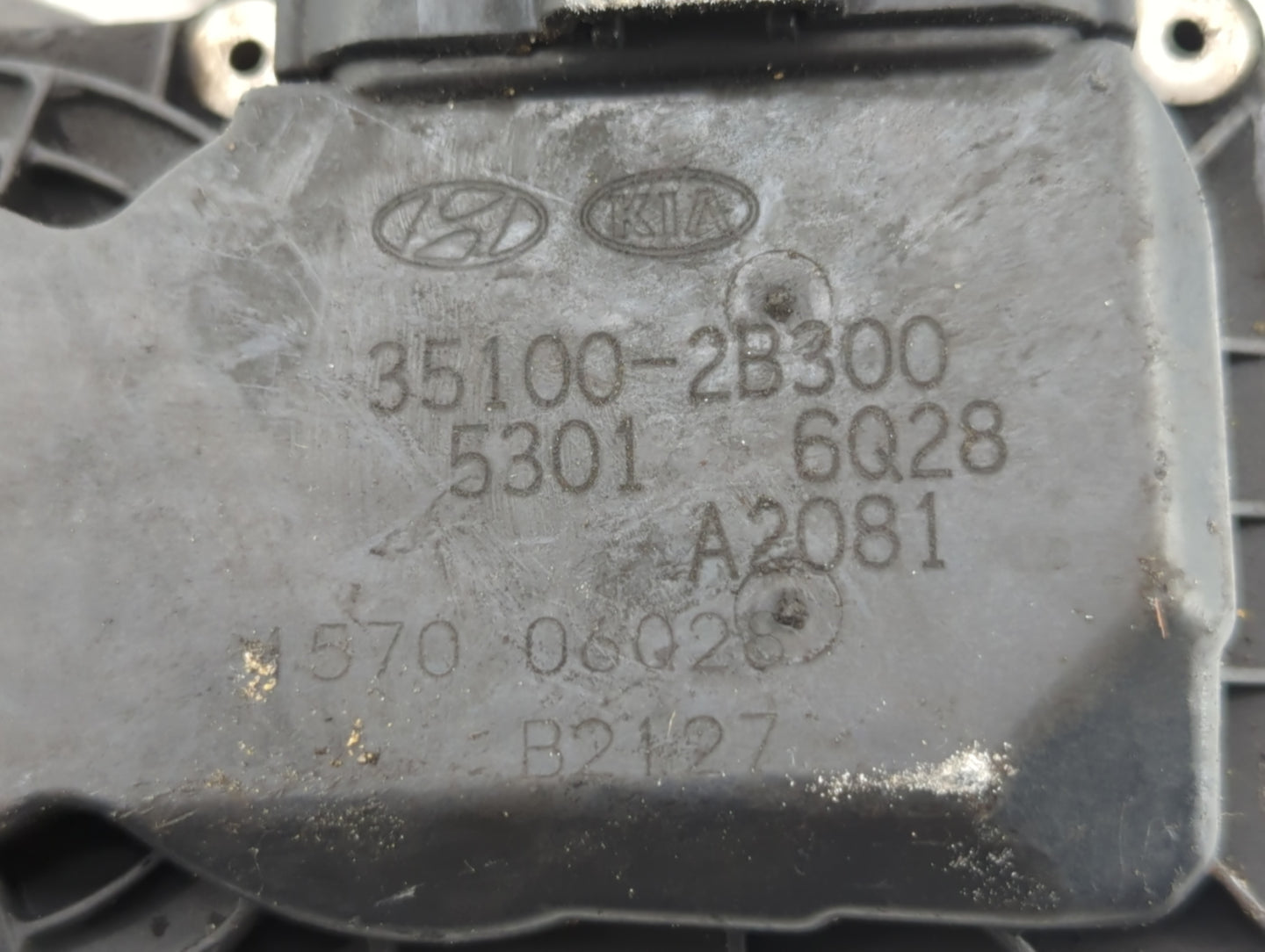 2012-2013 Hyundai Accent Throttle Body Fits Fits 2012 2013 OEM Used Auto Parts - Oemusedautoparts1.com