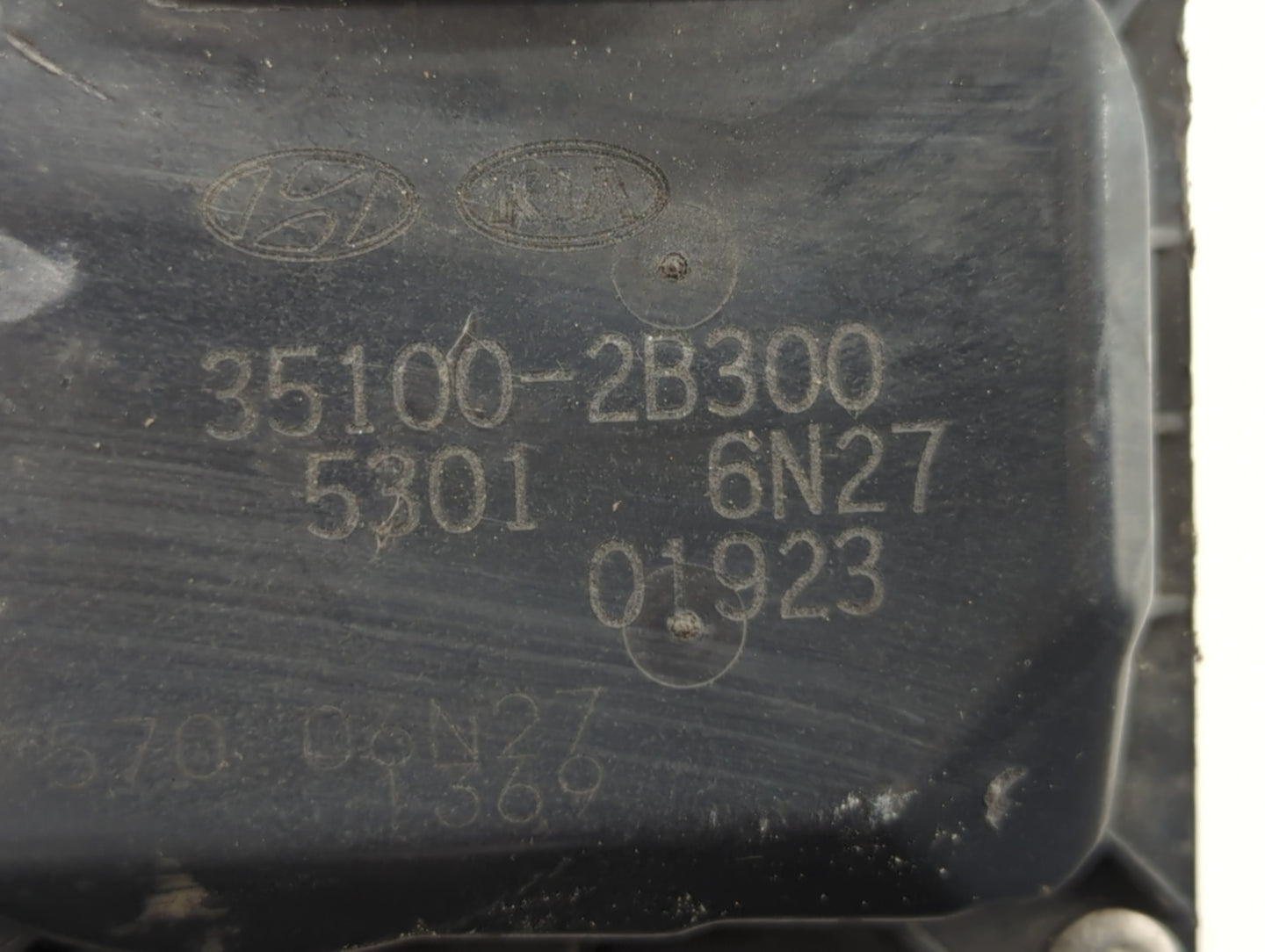 2012-2019 Hyundai Accent Throttle Body P/N:35100-2B300 Fits Fits 2012 2013 2014 2015 2016 2017 2018 2019 OEM Used Auto Parts