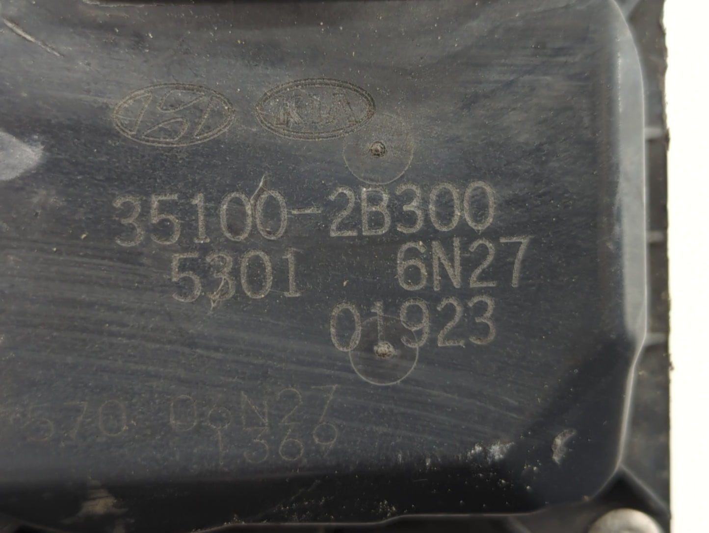2012-2019 Hyundai Accent Throttle Body P/N:35100-2B300 Fits Fits 2012 2013 2014 2015 2016 2017 2018 2019 OEM Used Auto Parts