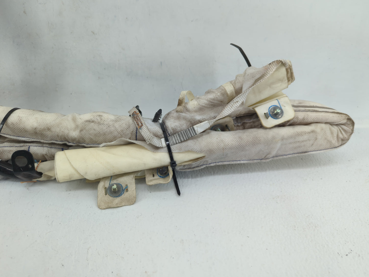 2012-2014 Hyundai Accent Air Bag Driver Left Steering Wheel Mounted P/N:85010-1R200 Fits Fits 2012 2013 2014 OEM Used Auto P
