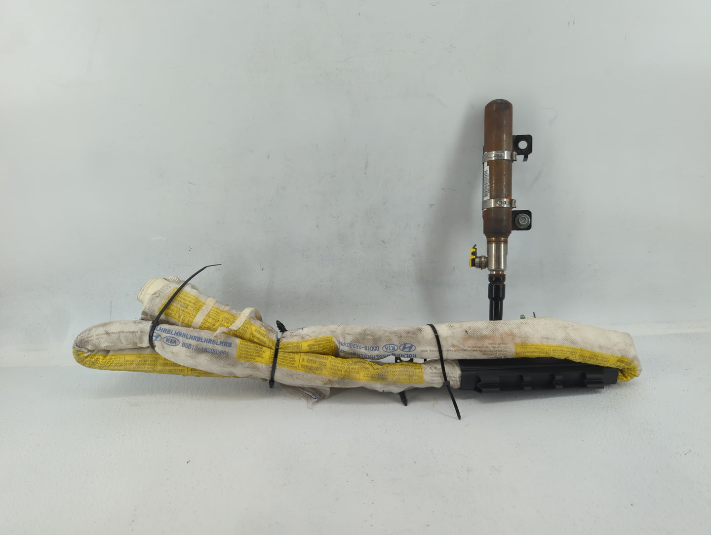 2012-2014 Hyundai Accent Air Bag Driver Left Steering Wheel Mounted P/N:85010-1R200 Fits Fits 2012 2013 2014 OEM Used Auto P