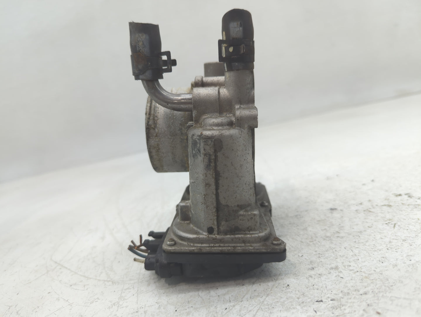2012-2019 Hyundai Accent Throttle Body P/N:5301 12N16 35100-2B300 Fits Fits 2012 2013 2014 2015 2016 2017 2018 2019 OEM Used