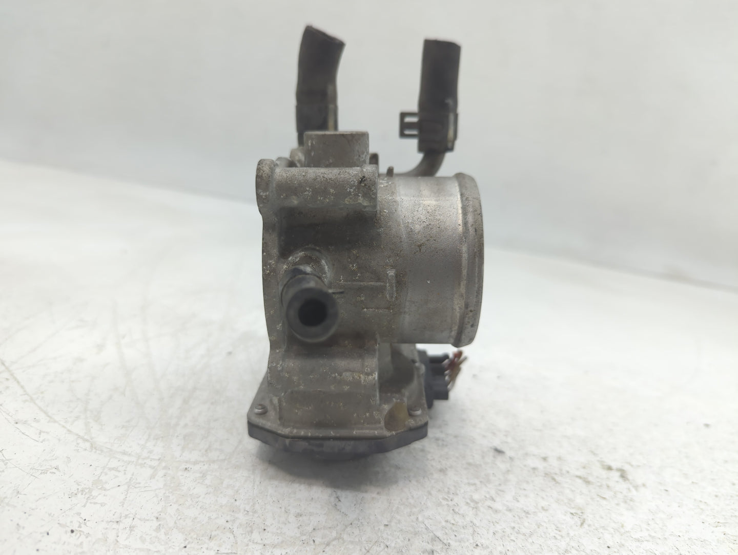 2012-2019 Hyundai Accent Throttle Body P/N:5301 3P24 35100-2B300 Fits Fits 2012 2013 2014 2015 2016 2017 2018 2019 OEM Used 