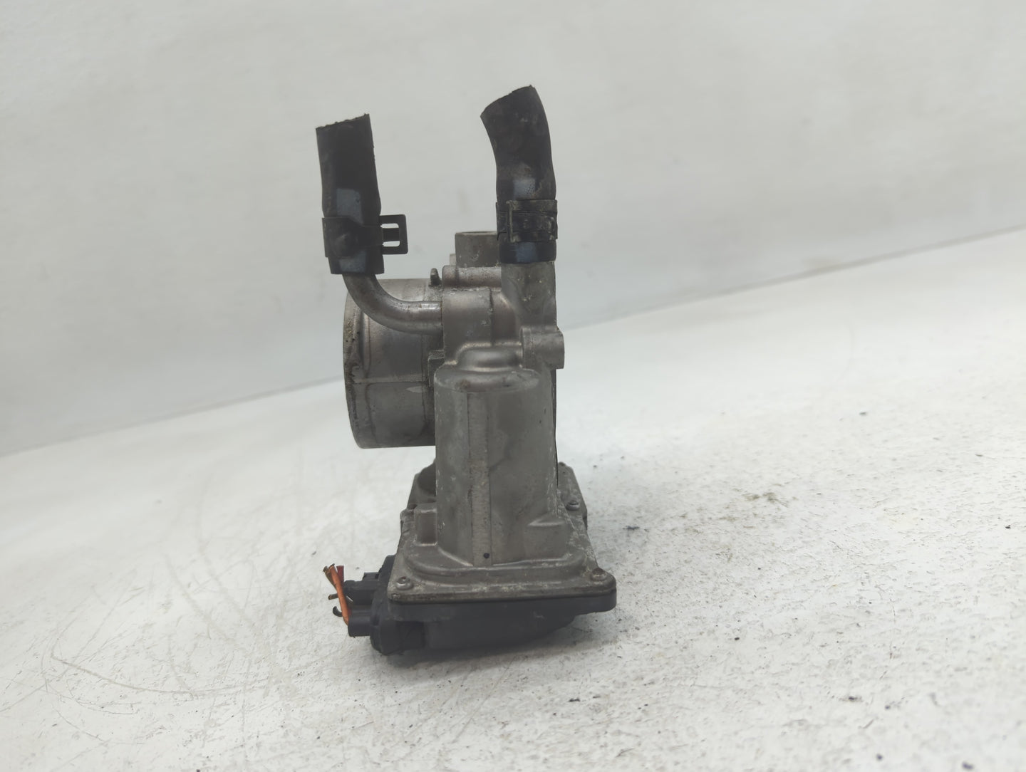 2012-2019 Hyundai Accent Throttle Body P/N:5301 3P24 35100-2B300 Fits Fits 2012 2013 2014 2015 2016 2017 2018 2019 OEM Used 