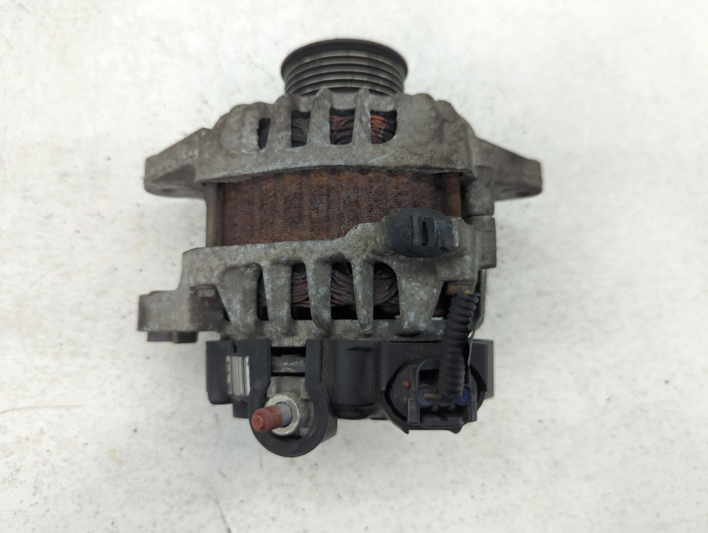 2012-2014 Hyundai Accent Alternator Replacement Generator Charging Assembly Engine OEM P/N:2607372 37300-2B300 Fits OEM Used