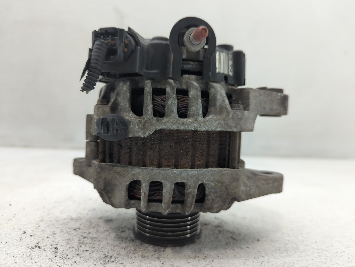 2012-2014 Hyundai Accent Alternator Replacement Generator Charging Assembly Engine OEM P/N:2607372 37300-2B300 Fits OEM Used