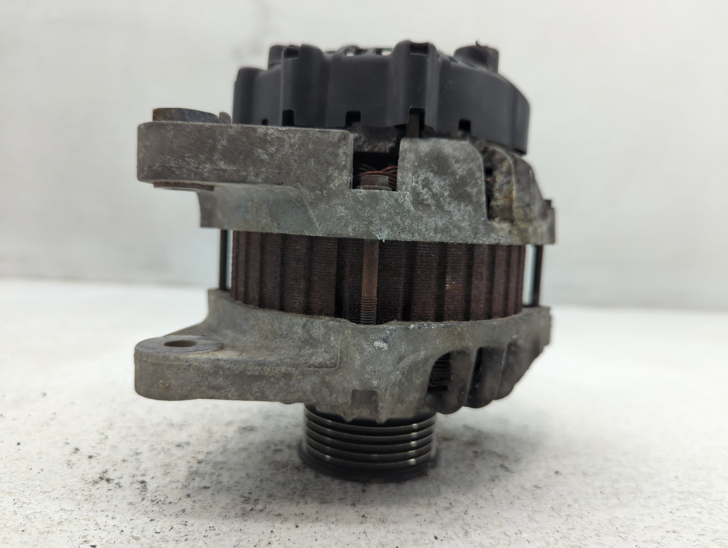 2012-2014 Hyundai Accent Alternator Replacement Generator Charging Assembly Engine OEM P/N:2607372 37300-2B300 Fits OEM Used