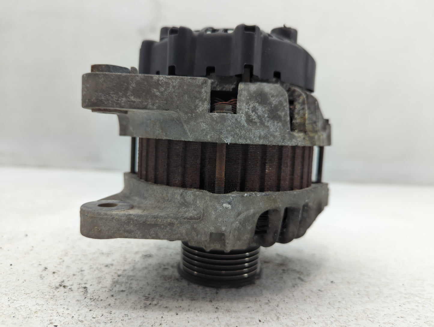 2012-2014 Hyundai Accent Alternator Replacement Generator Charging Assembly Engine OEM P/N:2607372 37300-2B300 Fits OEM Used