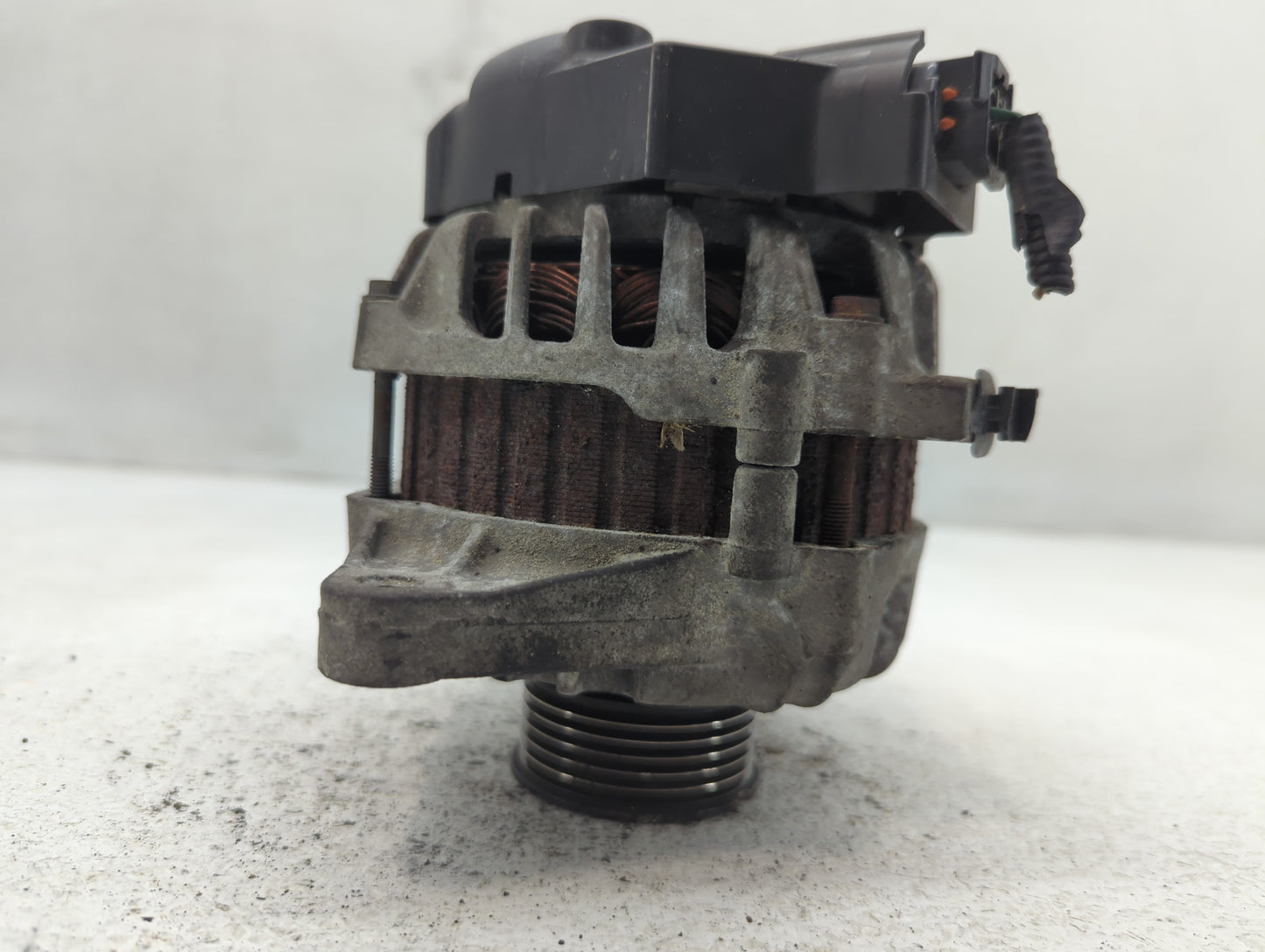 2012-2014 Hyundai Accent Alternator Replacement Generator Charging Assembly Engine OEM P/N:2607372 37300-2B300 Fits OEM Used