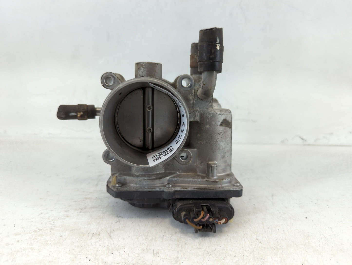 2012-2019 Hyundai Accent Throttle Body P/N:35100-2B300 Fits Fits 2012 2013 2014 2015 2016 2017 2018 2019 OEM Used Auto Parts