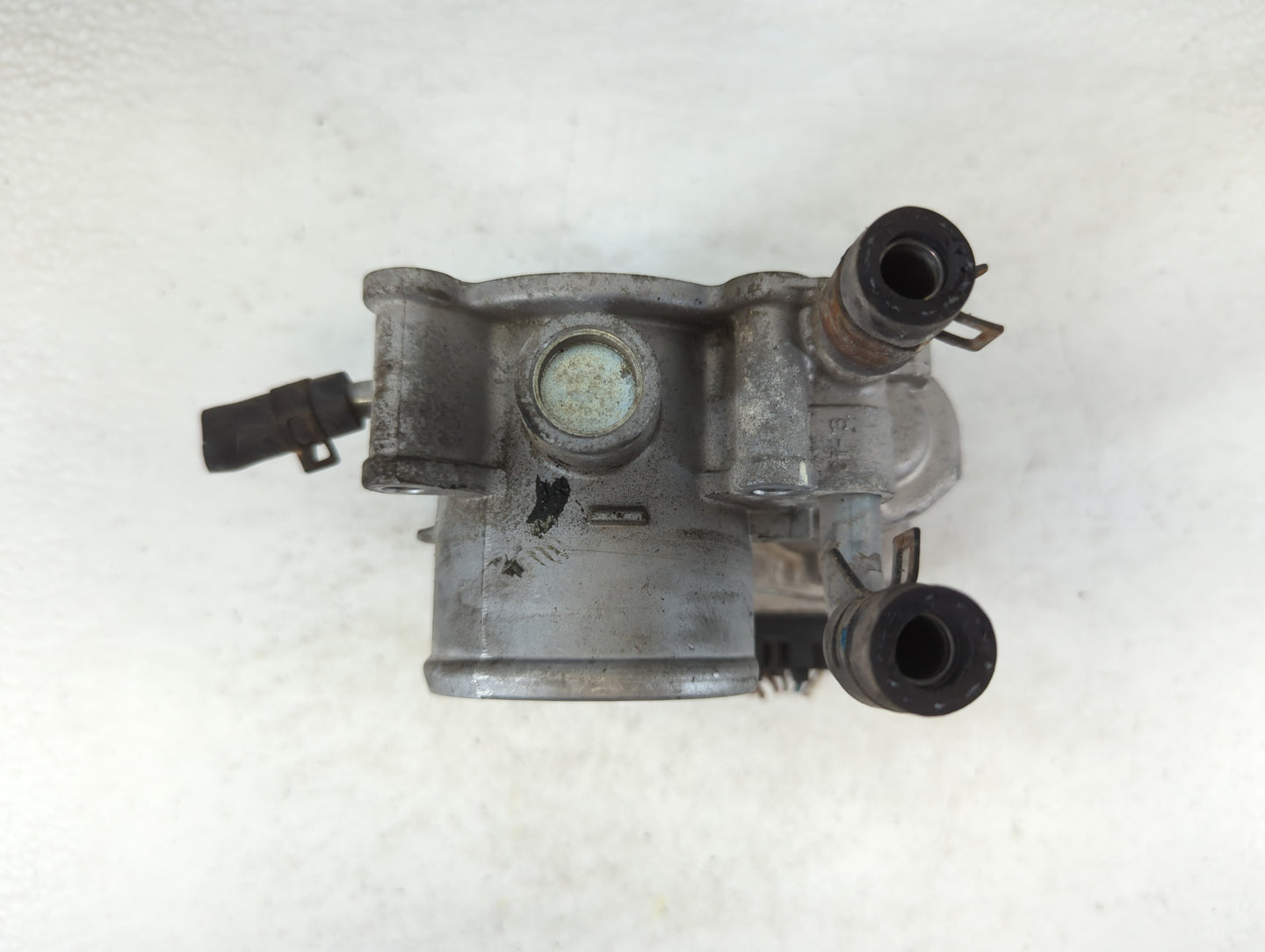 2012-2019 Hyundai Accent Throttle Body P/N:35100-2B300 Fits Fits 2012 2013 2014 2015 2016 2017 2018 2019 OEM Used Auto Parts