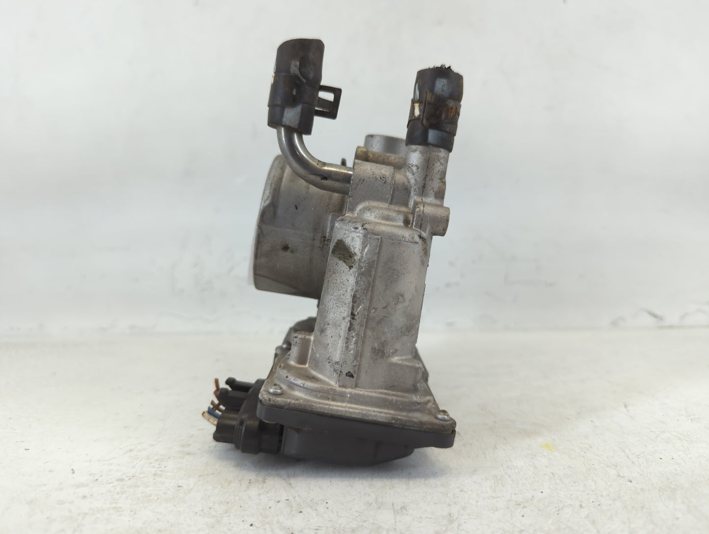 2012-2019 Hyundai Accent Throttle Body P/N:35100-2B300 Fits Fits 2012 2013 2014 2015 2016 2017 2018 2019 OEM Used Auto Parts
