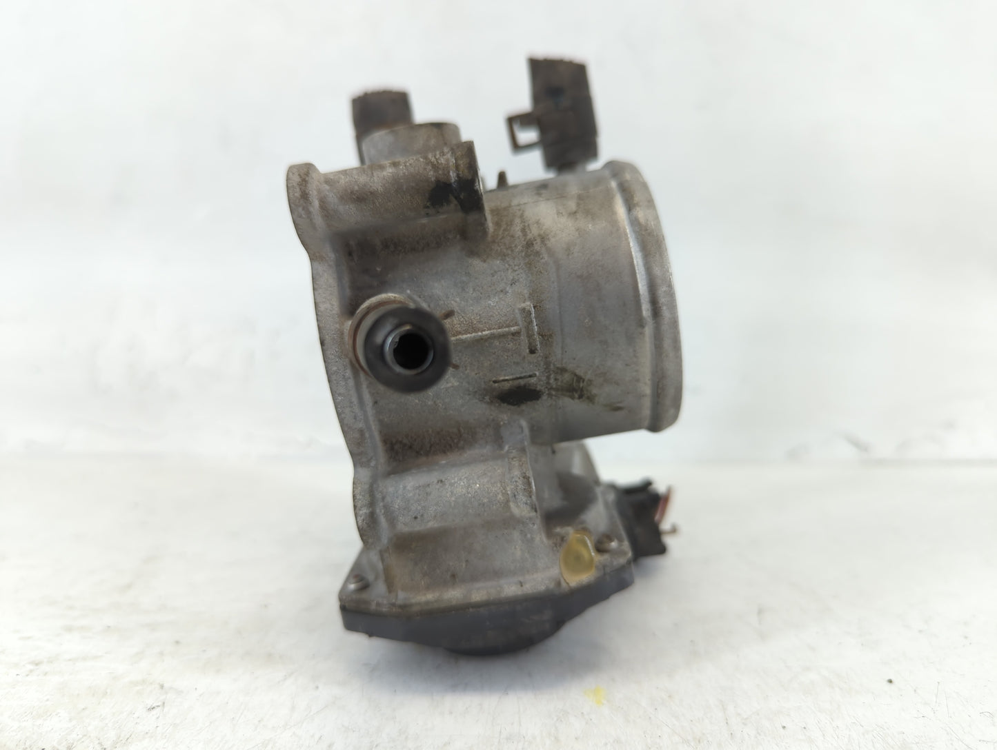 2012-2019 Hyundai Accent Throttle Body P/N:35100-2B300 Fits Fits 2012 2013 2014 2015 2016 2017 2018 2019 OEM Used Auto Parts
