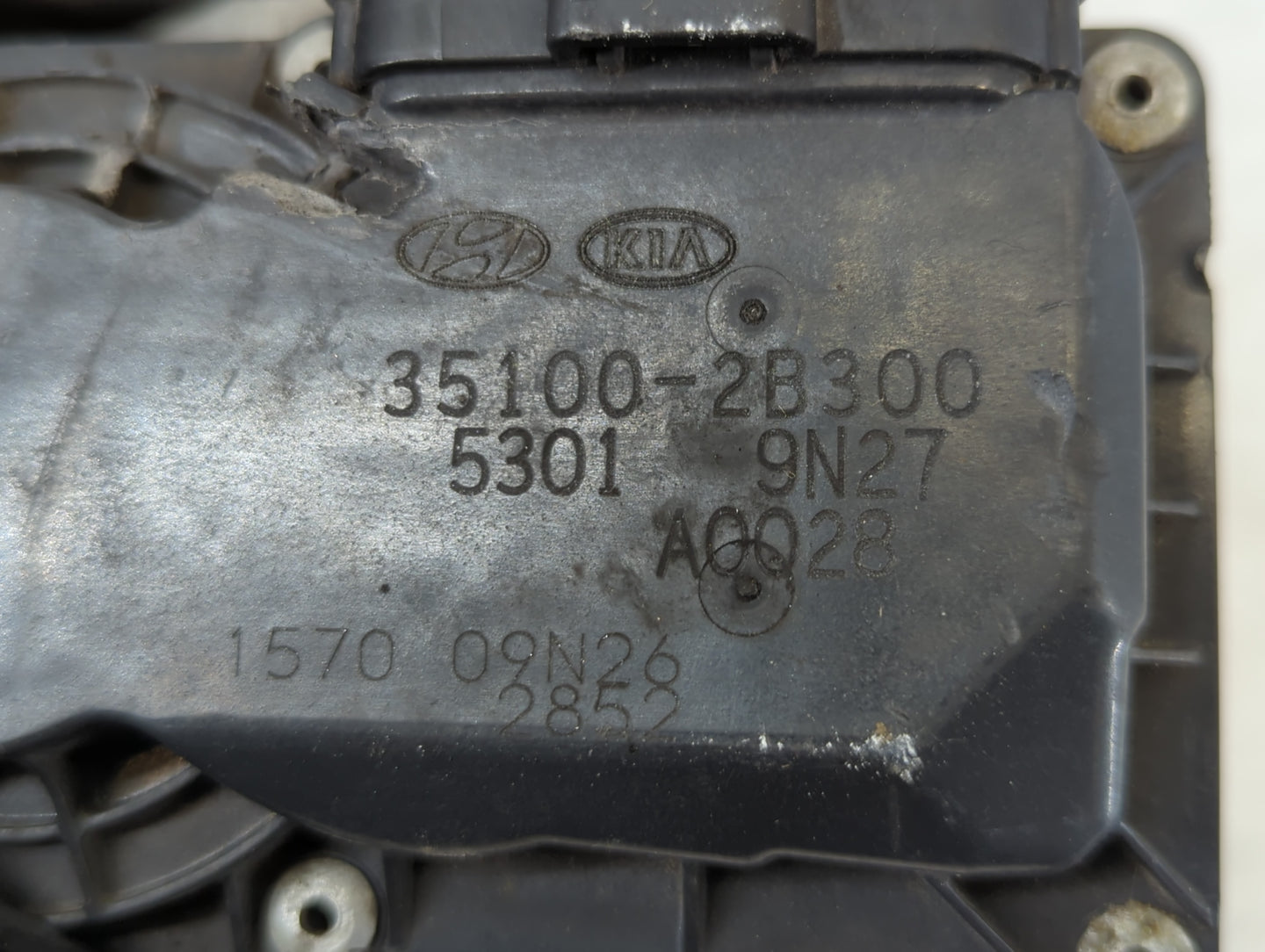 2012-2019 Hyundai Accent Throttle Body P/N:35100-2B300 Fits Fits 2012 2013 2014 2015 2016 2017 2018 2019 OEM Used Auto Parts