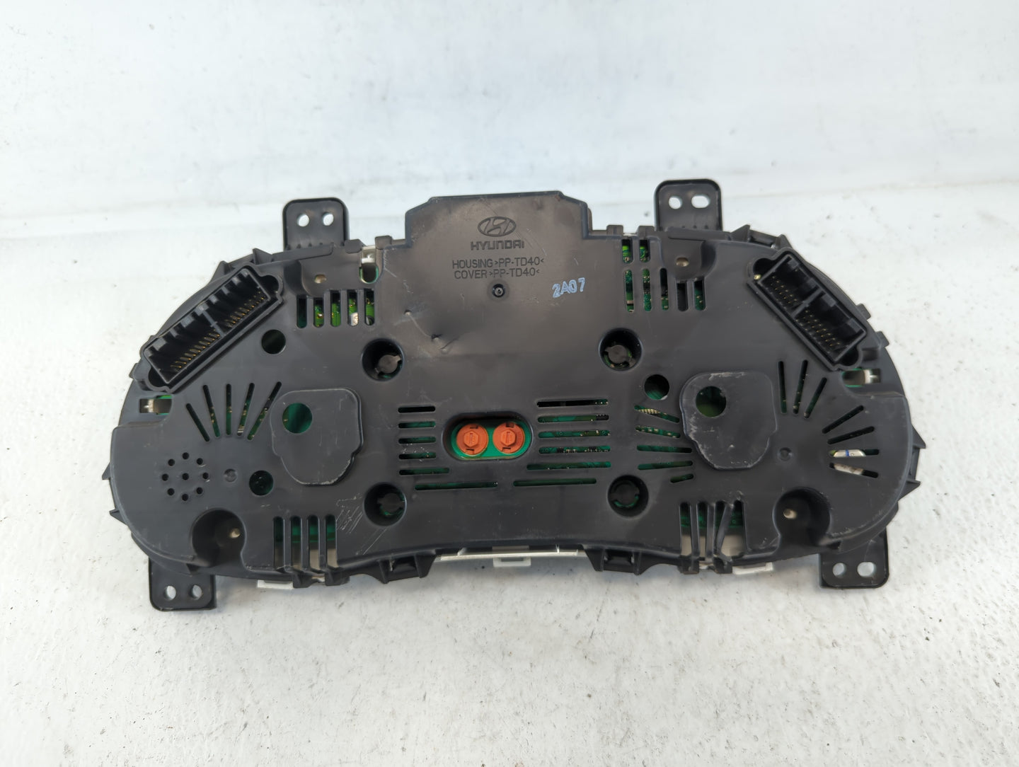 2012-2013 Hyundai Accent Instrument Cluster Speedometer Gauges P/N:94001-1R000 Fits Fits 2012 2013 OEM Used Auto Parts - Oem