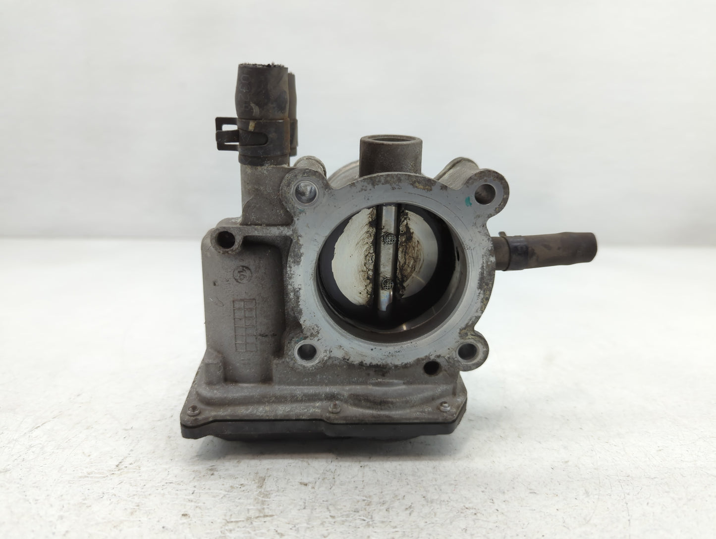 2012-2019 Hyundai Accent Throttle Body P/N:35100-2B300 Fits Fits 2012 2013 2014 2015 2016 2017 2018 2019 OEM Used Auto Parts