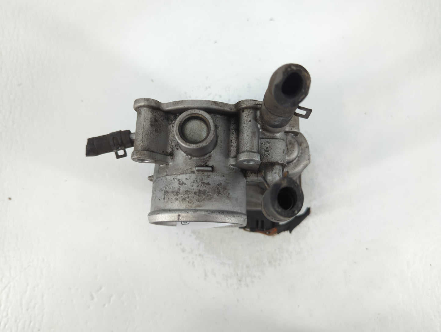 2012-2019 Hyundai Accent Throttle Body P/N:35100-2B300 Fits Fits 2012 2013 2014 2015 2016 2017 2018 2019 OEM Used Auto Parts