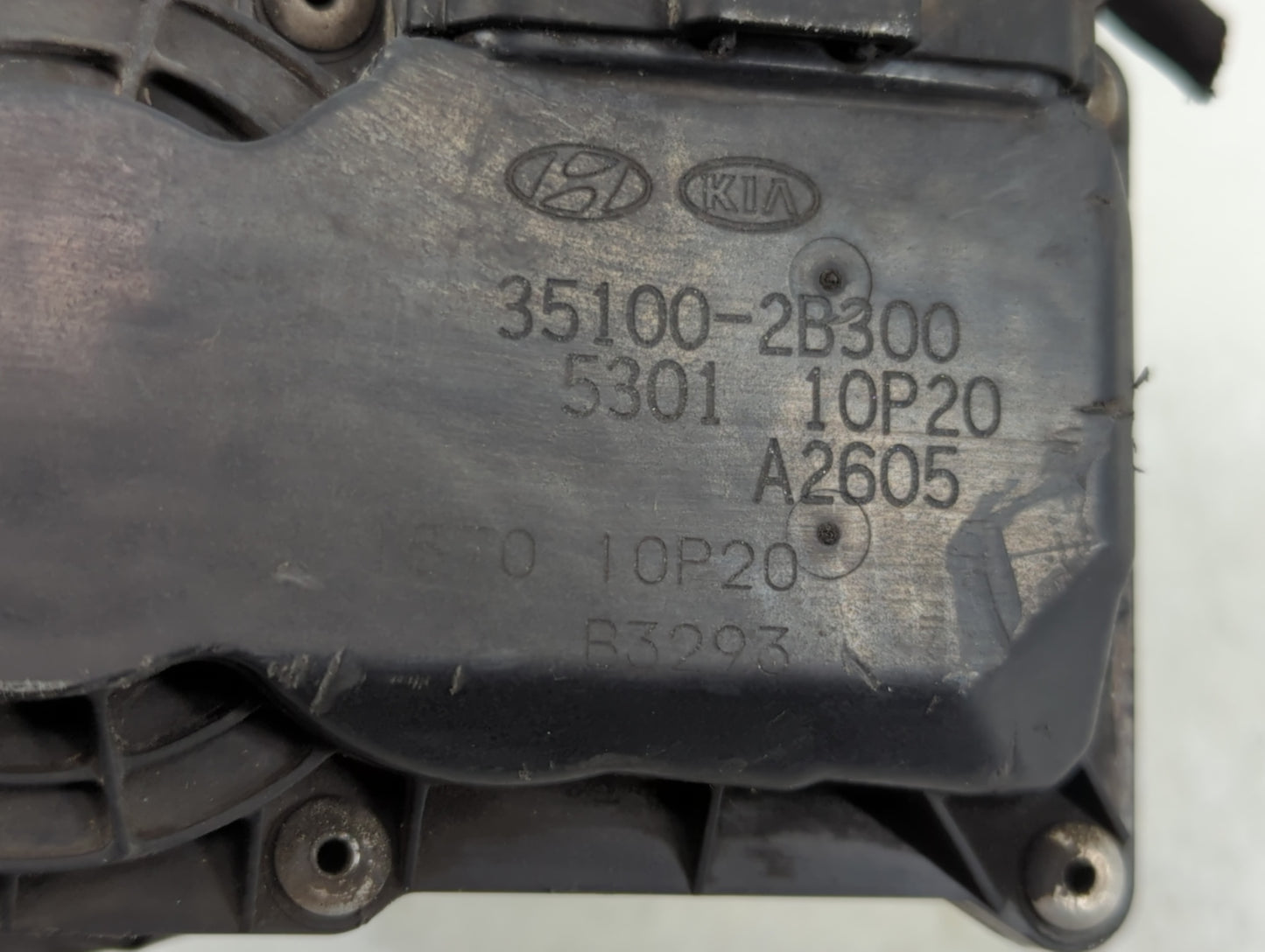 2012-2019 Hyundai Accent Throttle Body P/N:35100-2B300 Fits Fits 2012 2013 2014 2015 2016 2017 2018 2019 OEM Used Auto Parts