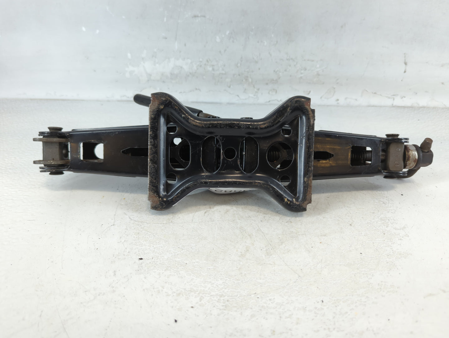2012 Hyundai Accent Spare Scissor Car Jack - Oemusedautoparts1.com