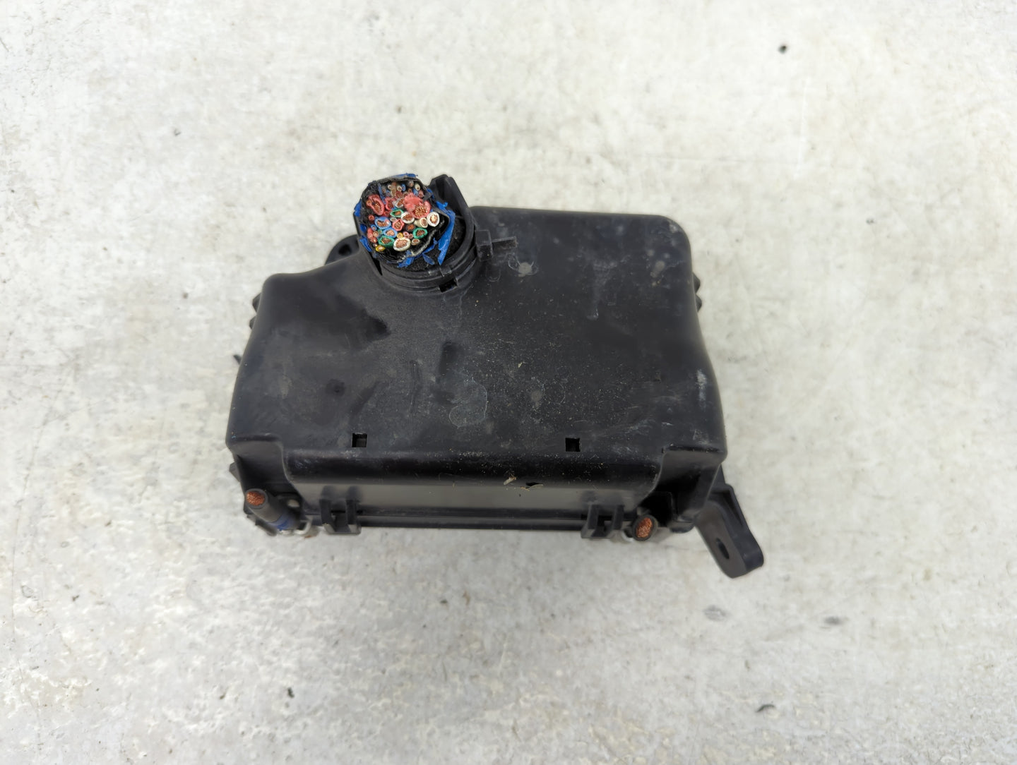 2012-2013 Hyundai Accent Fusebox Fuse Box Panel Relay Module Fits Fits 2012 2013 OEM Used Auto Parts - Oemusedautoparts1.com