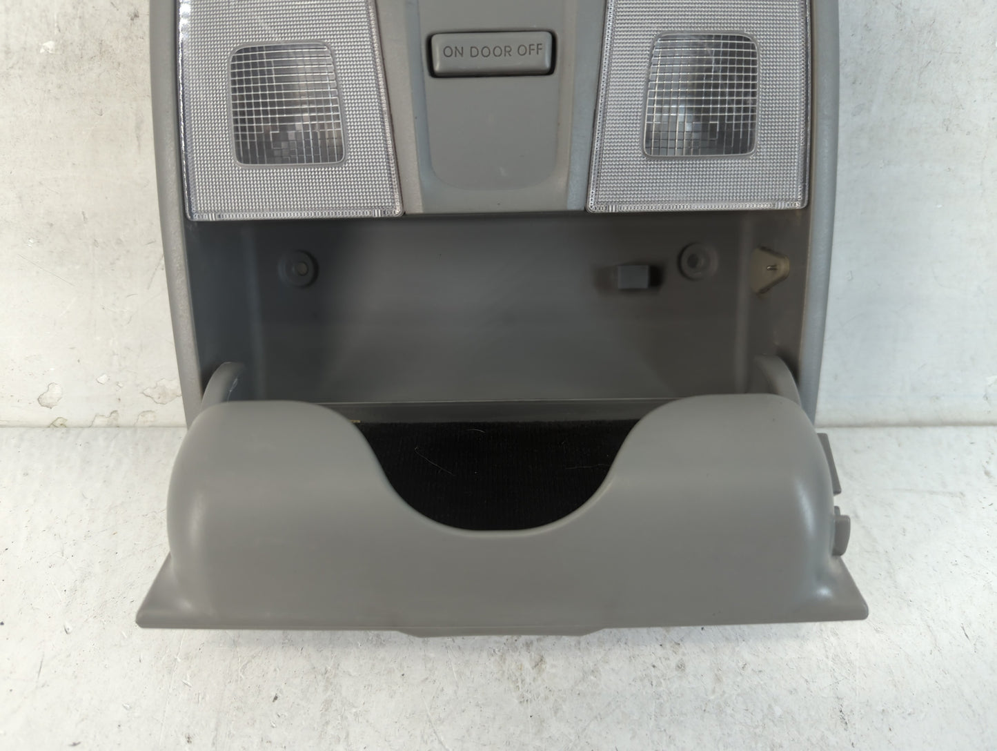 2012-2017 Hyundai Accent Overhead Roof Console 918774 - Oemusedautoparts1.com
