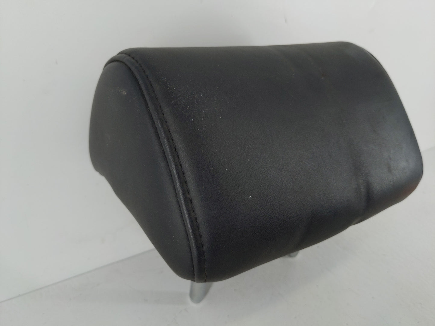 2012-2017 Hyundai Azera Headrest Head Rest Rear Center Seat Fits Fits 2012 2013 2014 2015 2016 2017 OEM Used Auto Parts - Oe