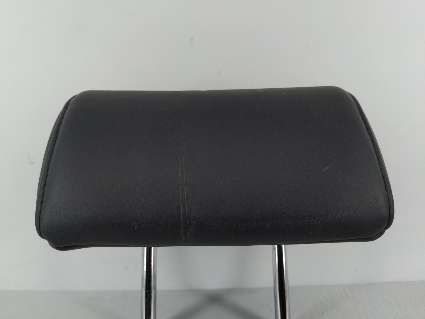 2012-2017 Hyundai Azera Headrest Head Rest Rear Center Seat Fits Fits 2012 2013 2014 2015 2016 2017 OEM Used Auto Parts - Oe
