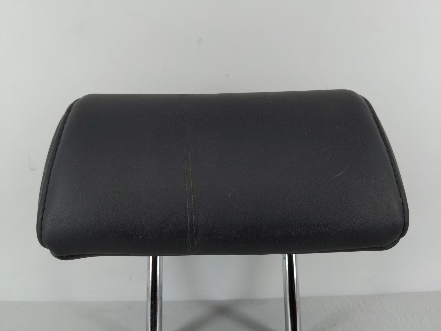 2012-2017 Hyundai Azera Headrest Head Rest Rear Center Seat Fits Fits 2012 2013 2014 2015 2016 2017 OEM Used Auto Parts - Oe